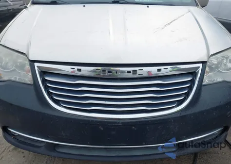 2013 Chrysler Town & Country Touring z USA, uszkodzony, nr VIN 2C4RC1BG2DR539424